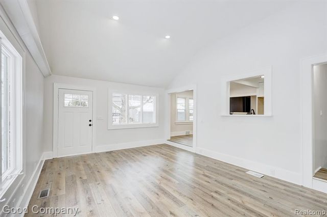 16309 Kirkshire Avenue, Beverly Hills, MI 48025