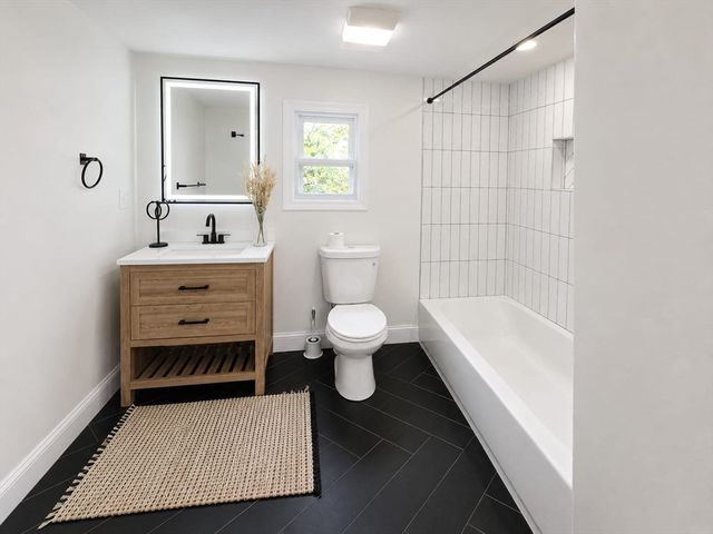 156 Beech St, Fitchburg, MA 01420