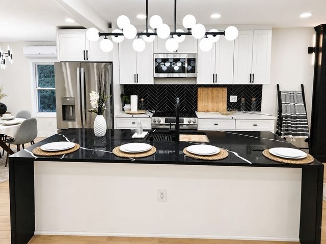 156 Beech St, Fitchburg, MA 01420
