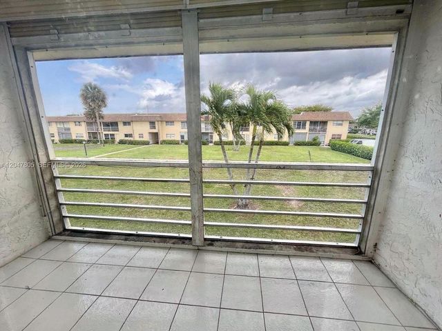 9851 Sandalfoot Boulevard 213, Boca Raton, FL 33428