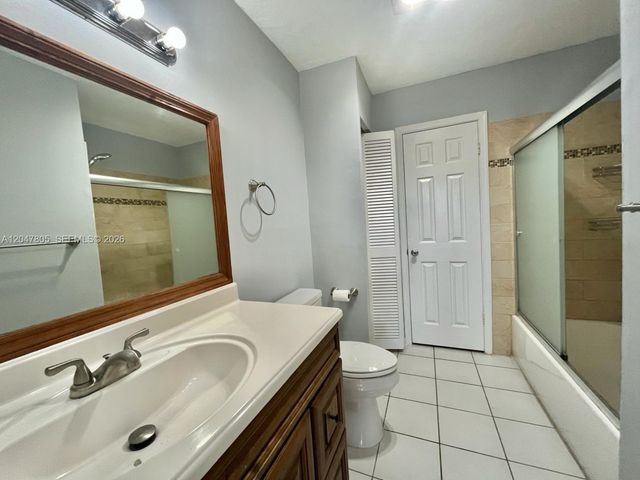 9851 Sandalfoot Boulevard 213, Boca Raton, FL 33428