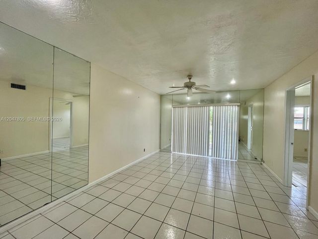 9851 Sandalfoot Boulevard 213, Boca Raton, FL 33428