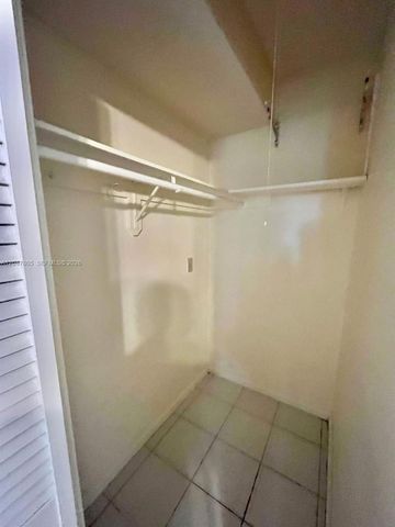 9851 Sandalfoot Boulevard 213, Boca Raton, FL 33428