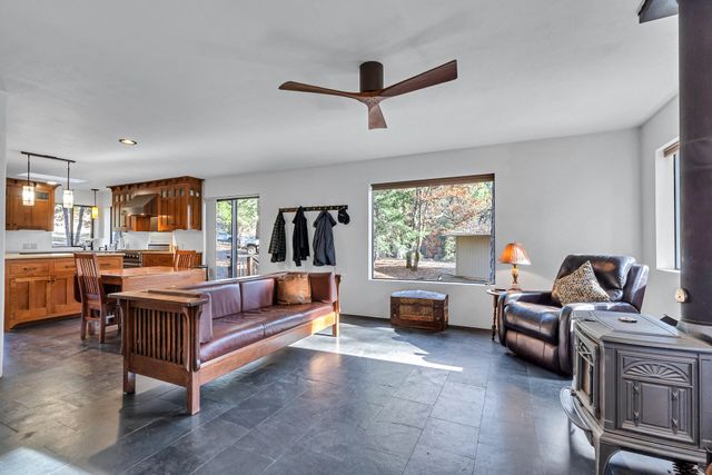 4000 Fs Road, Hayfork, CA 96041