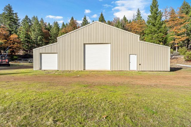 4000 Fs Road, Hayfork, CA 96041