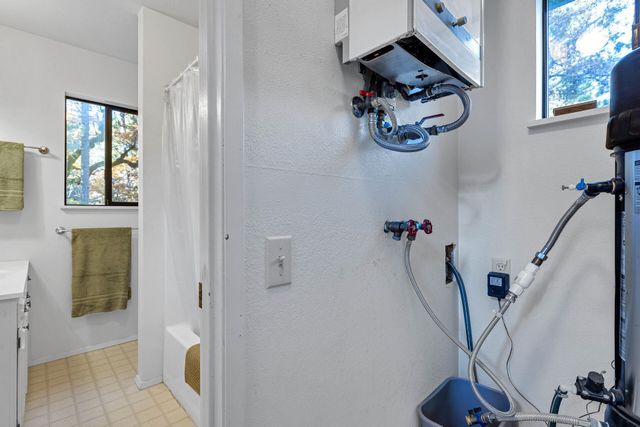 4000 Fs Road, Hayfork, CA 96041