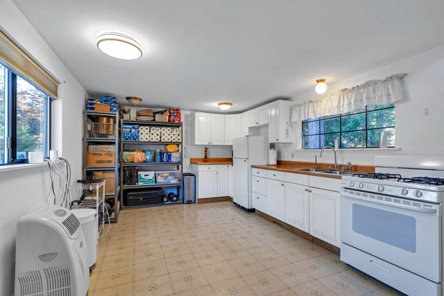 4000 Fs Road, Hayfork, CA 96041