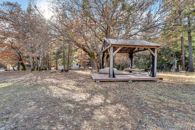 4000 Fs Road, Hayfork, CA 96041