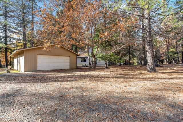 4000 Fs Road, Hayfork, CA 96041