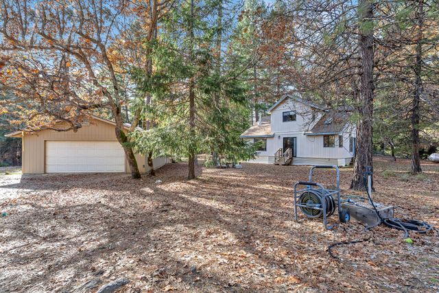 4000 Fs Road, Hayfork, CA 96041