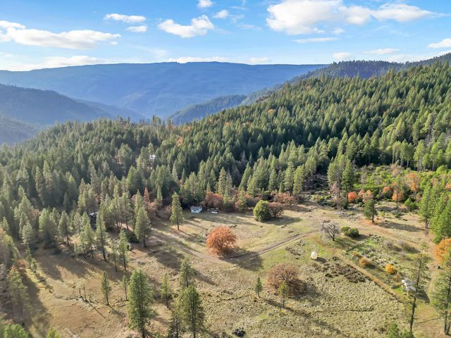 4000 Fs Road, Hayfork, CA 96041