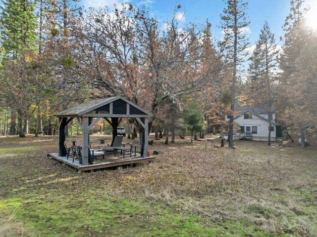 4000 Fs Road, Hayfork, CA 96041