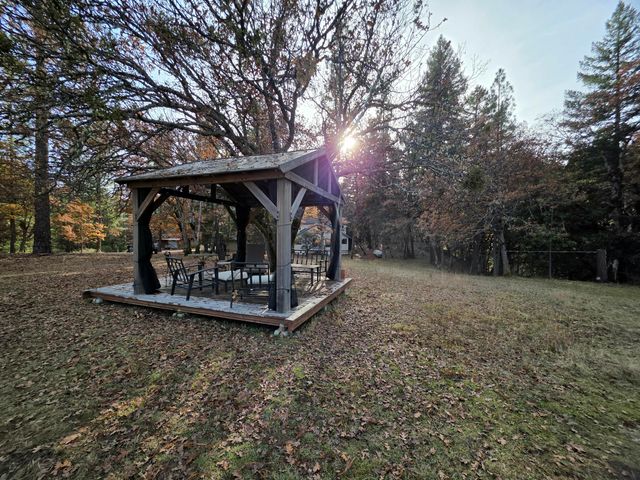 4000 Fs Road, Hayfork, CA 96041