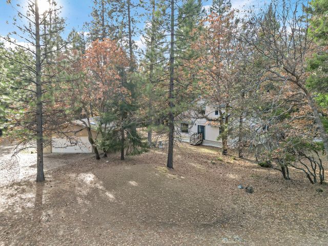 4000 Fs Road, Hayfork, CA 96041