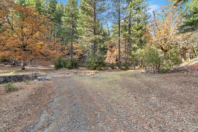 4000 Fs Road, Hayfork, CA 96041