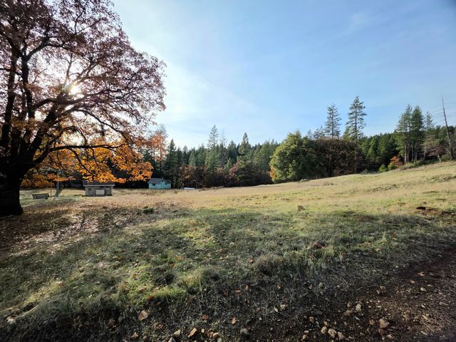 4000 Fs Road, Hayfork, CA 96041
