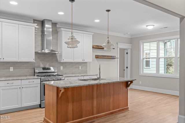 121 Freedom Trail, Chapel Hill, NC 27516