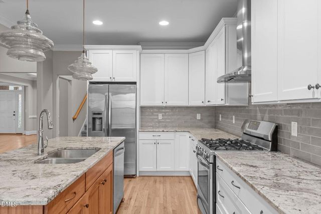 121 Freedom Trail, Chapel Hill, NC 27516