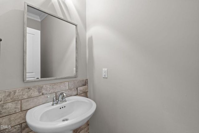 121 Freedom Trail, Chapel Hill, NC 27516