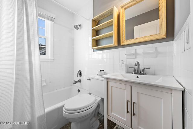 6 E 51st Street, Long Beach Twp, NJ 08008
