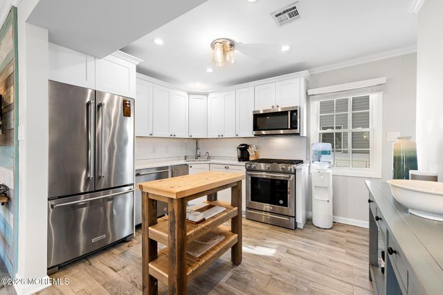 6 E 51st Street, Long Beach Twp, NJ 08008