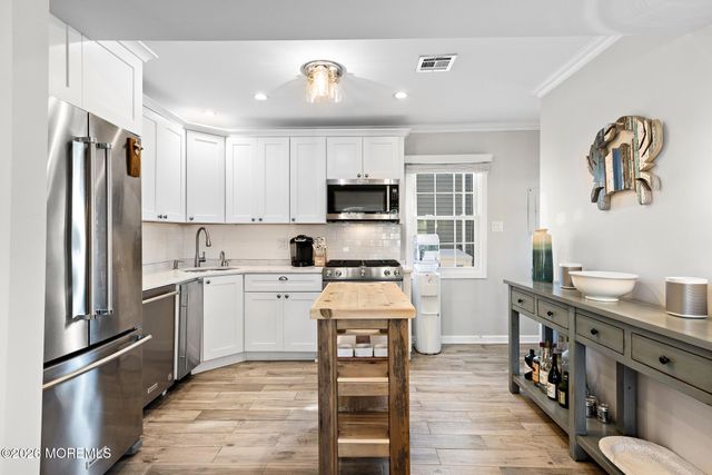 6 E 51st Street, Long Beach Twp, NJ 08008