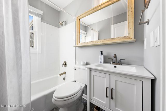 6 E 51st Street, Long Beach Twp, NJ 08008