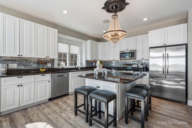 26089 W Calhoun Avenue, Antioch, IL 60002