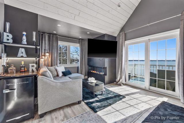 26089 W Calhoun Avenue, Antioch, IL 60002