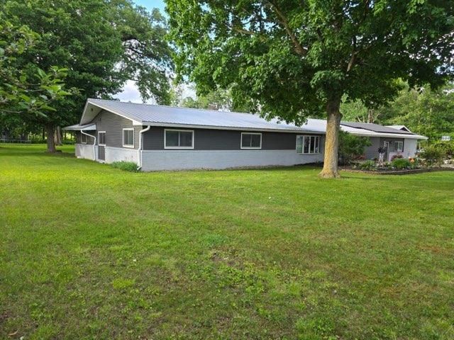 1417 E Weidman Road, Rosebush, MI 48878