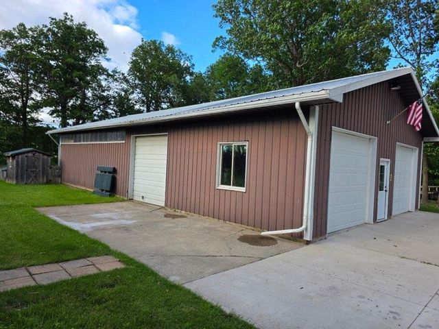 1417 E Weidman Road, Rosebush, MI 48878