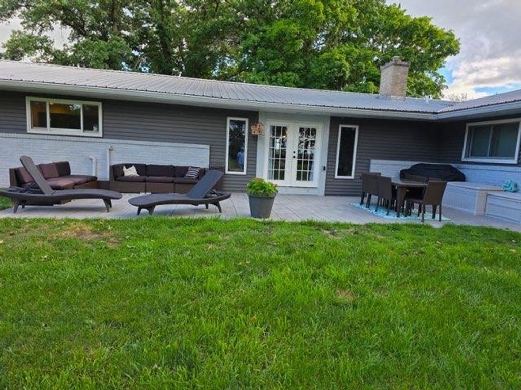 1417 E Weidman Road, Rosebush, MI 48878