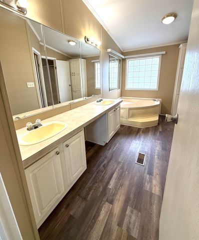 610 Ash, Harper, KS 67058