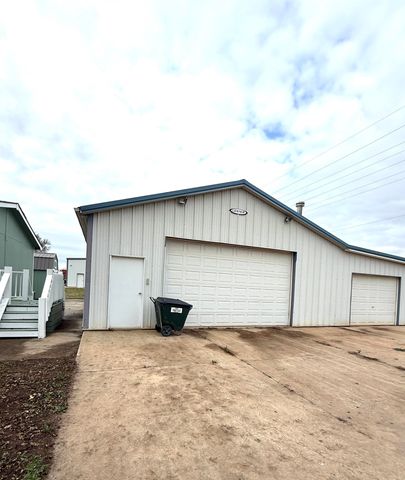 610 Ash, Harper, KS 67058