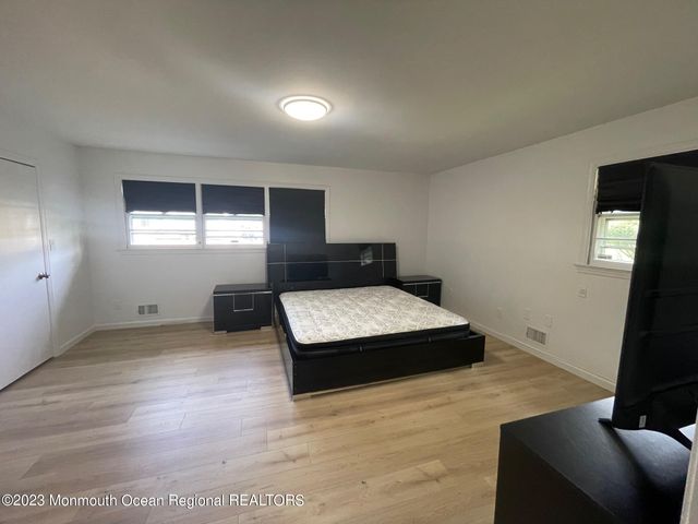 12 Greenbrier Road, Oakhurst, NJ 07755