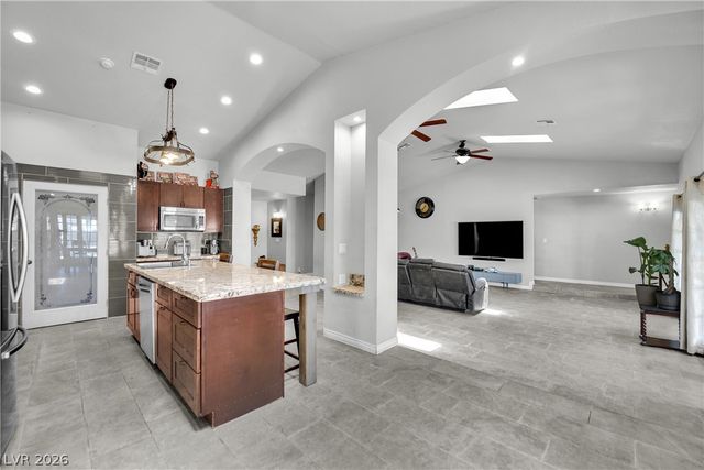 420 North Racetrack Road, Henderson, NV 89015