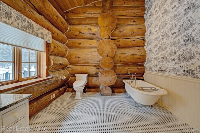 4340 Lahring Road, Holly Township, MI 48442