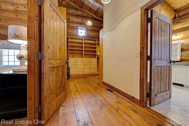 4340 Lahring Road, Holly Township, MI 48442