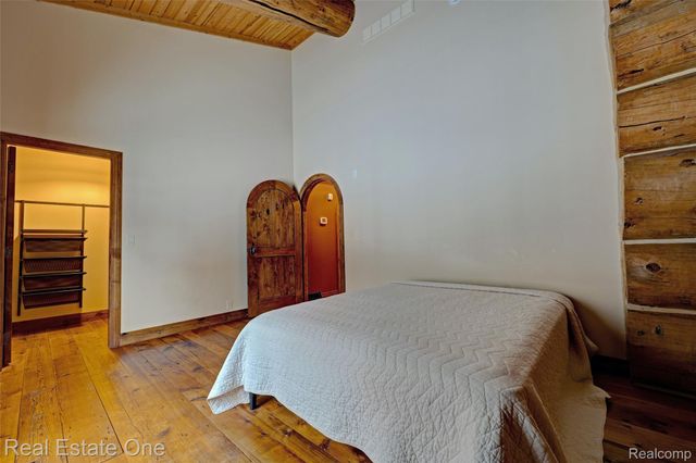 4340 Lahring Road, Holly Township, MI 48442