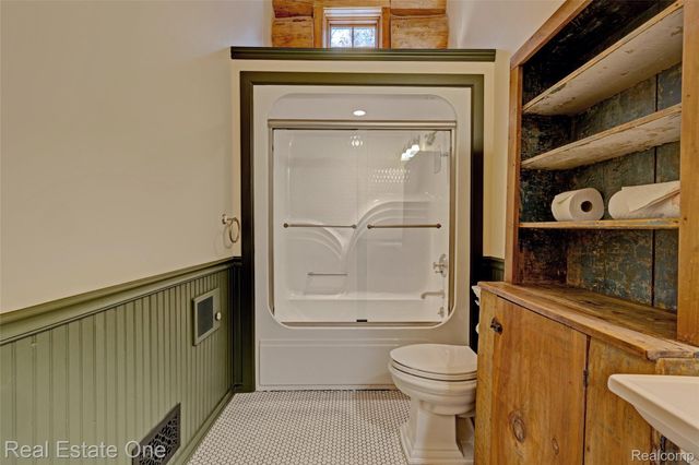 4340 Lahring Road, Holly Township, MI 48442