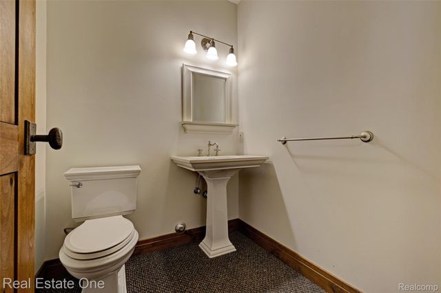 4340 Lahring Road, Holly Township, MI 48442