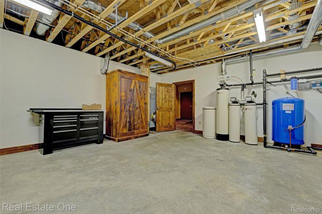 4340 Lahring Road, Holly Township, MI 48442