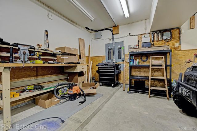 4340 Lahring Road, Holly Township, MI 48442