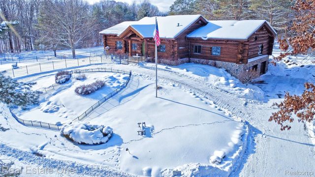 4340 Lahring Road, Holly Township, MI 48442