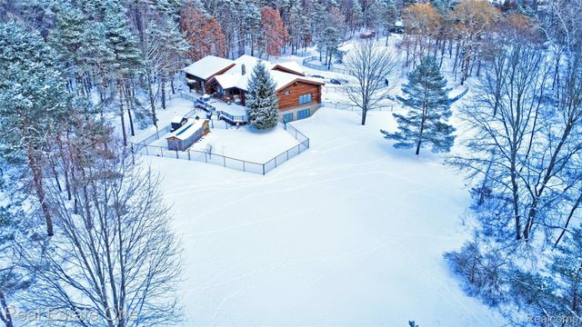 4340 Lahring Road, Holly Township, MI 48442