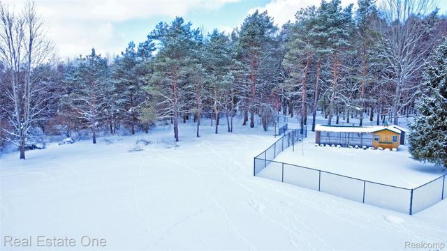 4340 Lahring Road, Holly Township, MI 48442