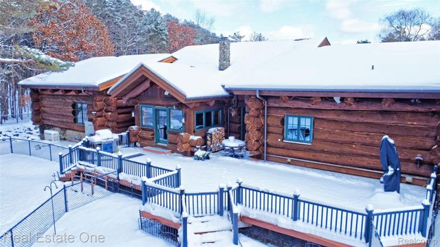 4340 Lahring Road, Holly Township, MI 48442