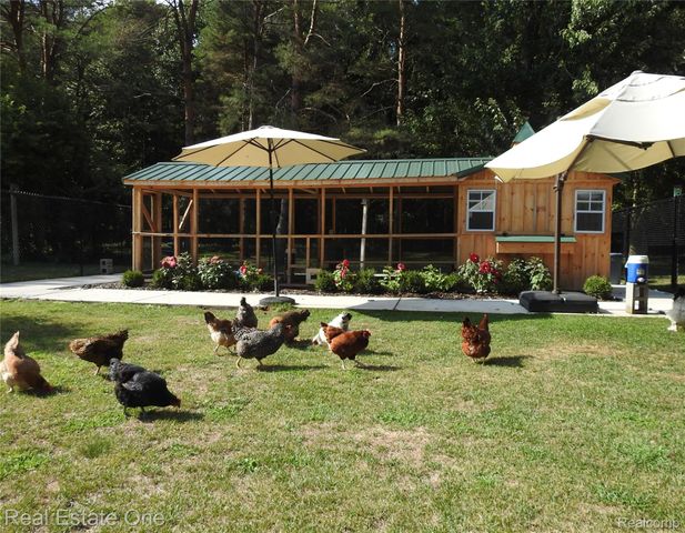 4340 Lahring Road, Holly Township, MI 48442