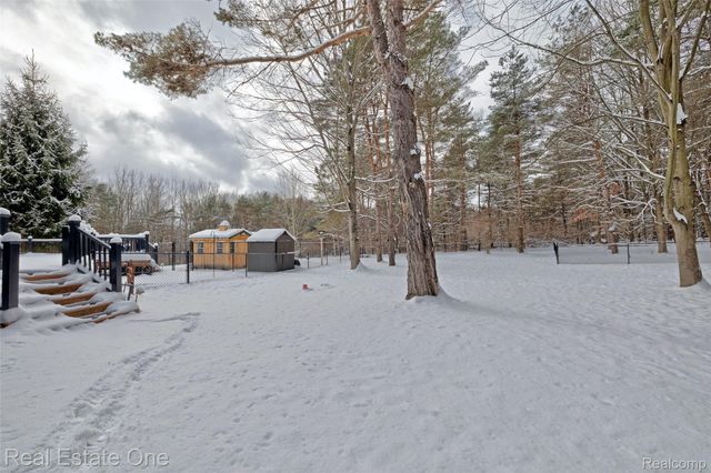 4340 Lahring Road, Holly Township, MI 48442