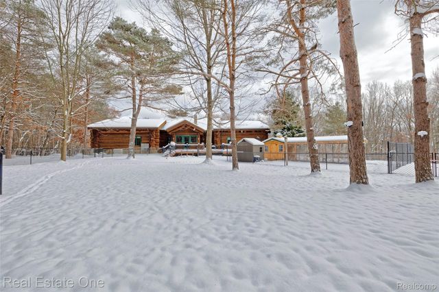 4340 Lahring Road, Holly Township, MI 48442